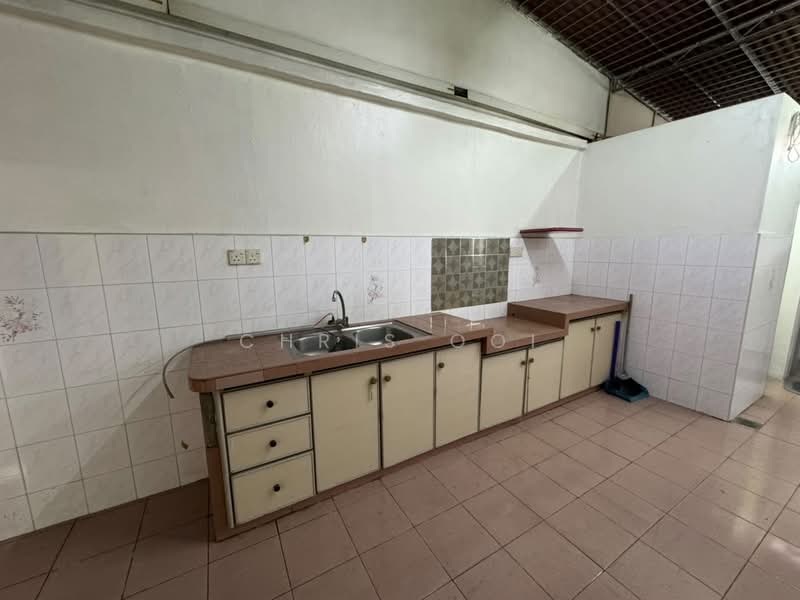 1-storey Terraced House for Sale in Taman Gelugor (Jelutong) - Chris Ooi - Kitchen - PropertyGuru.com.my