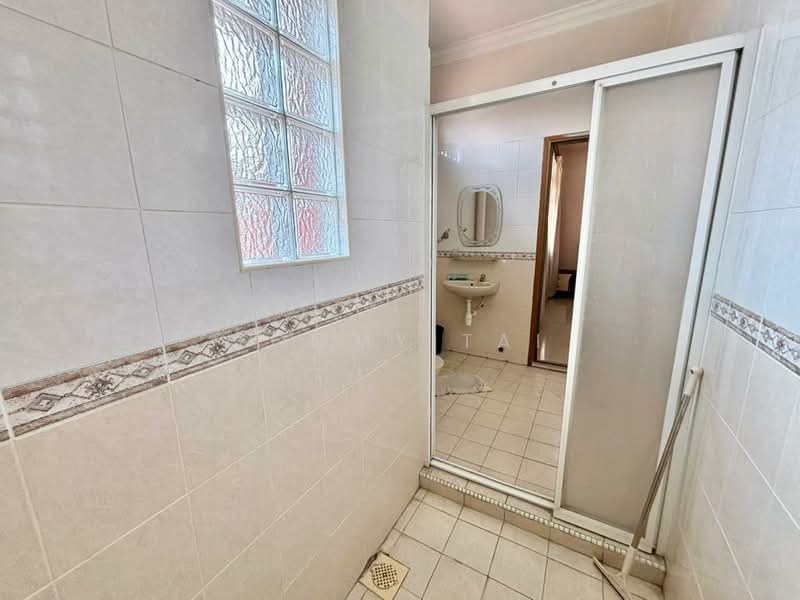 Rumah Teres 2 Tingkat untuk Dijual di Taman Desa Tebrau (Tebrau) - Tommy Tai - Bathroom - PropertyGuru.com.my