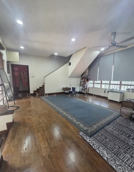 2.5-storey Terraced House for Sale in Bukit Jelutong (Shah Alam) - Normy Yusoff - Living Room - PropertyGuru.com.my