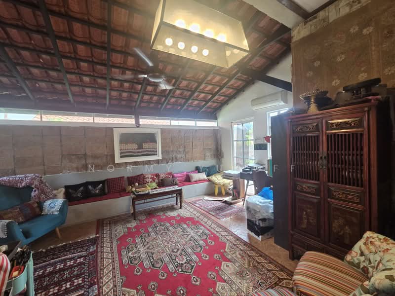 2.5-storey Terraced House for Sale in Bukit Jelutong (Shah Alam) - Normy Yusoff - Living Room - PropertyGuru.com.my