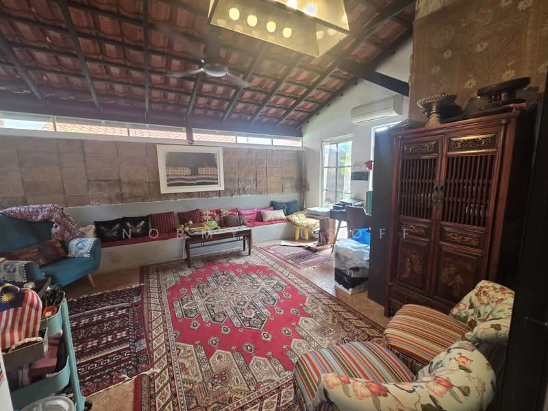 2.5-storey Terraced House for Sale in Bukit Jelutong (Shah Alam) - Normy Yusoff - Living Room - PropertyGuru.com.my