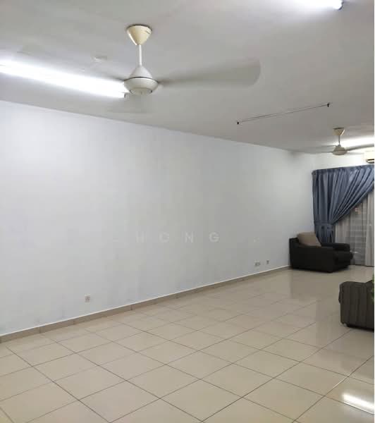 Kondominium untuk Disewa di Pearl Avenue - Chong . - Living Room - PropertyGuru.com.my