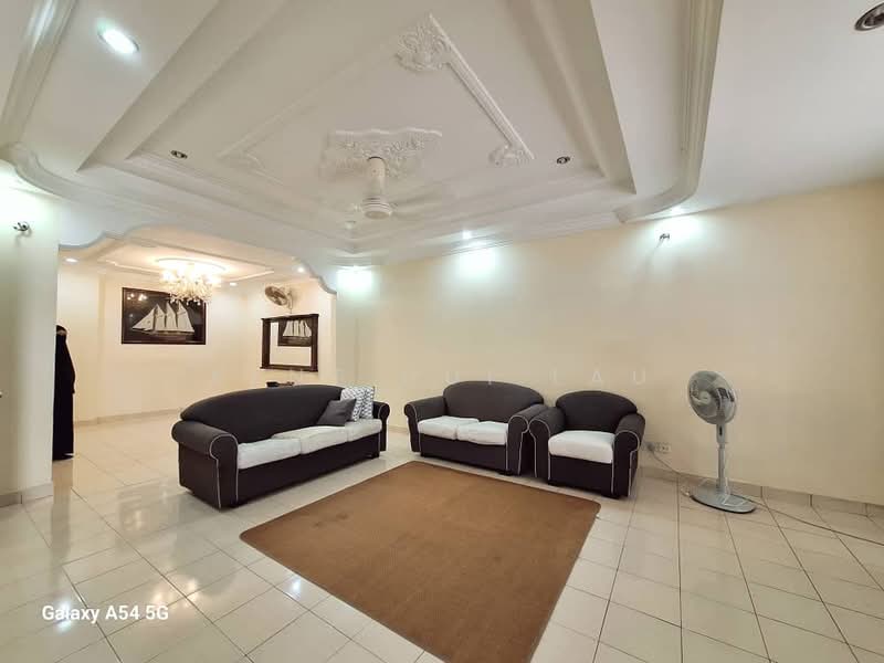 Rumah Teres untuk Dijual di Bandar Putra Permai (Seri Kembangan) - KENT HUI LAU - Living Room - PropertyGuru.com.my