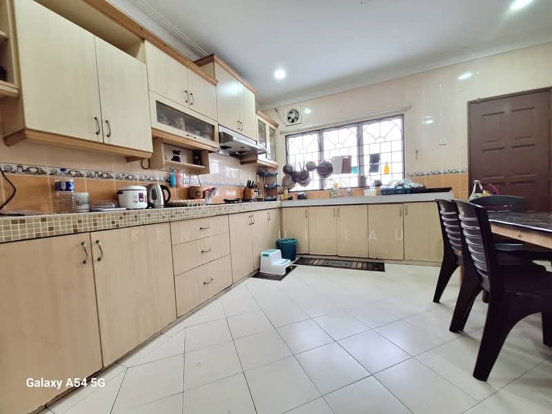 Rumah Teres untuk Dijual di Bandar Putra Permai (Seri Kembangan) - KENT HUI LAU - Kitchen - PropertyGuru.com.my