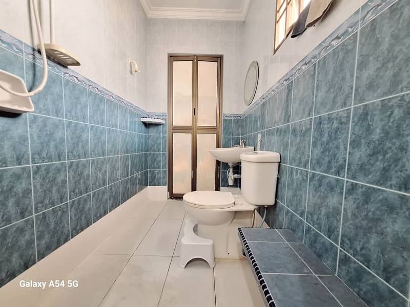 Rumah Teres untuk Dijual di Bandar Putra Permai (Seri Kembangan) - KENT HUI LAU - Bathroom - PropertyGuru.com.my