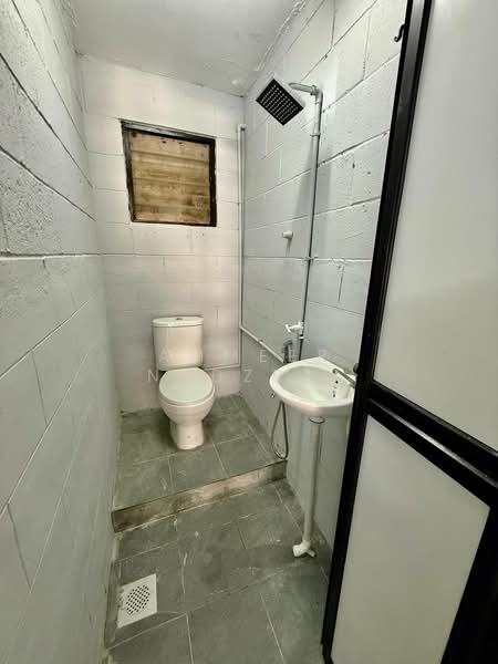 Rumah Teres 2 Tingkat untuk Dijual di Taman Selayang Utama (Selayang) - Ammeer Nadzrai - Bathroom - PropertyGuru.com.my