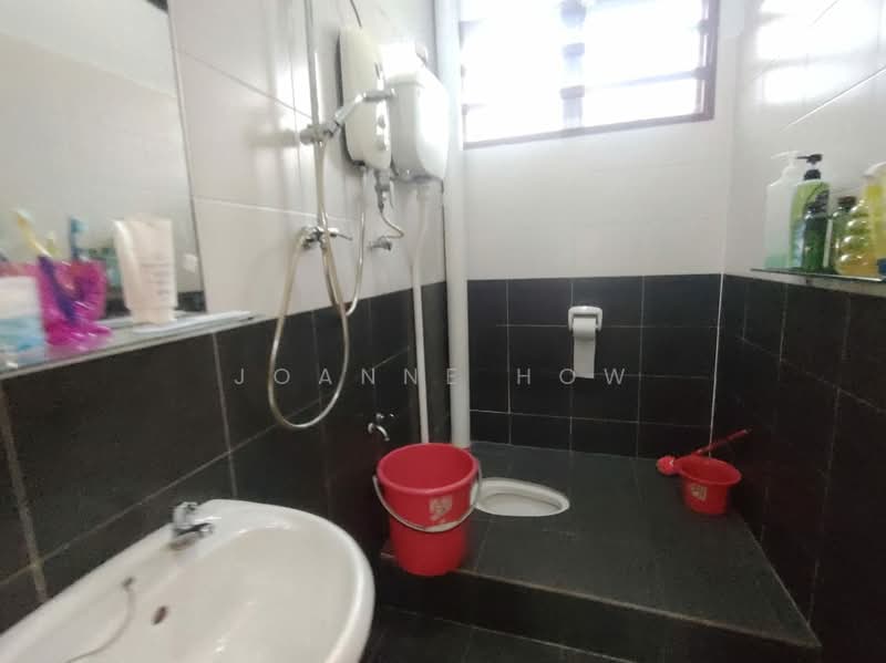 Semi-Detached House for Sale in Taman Paya Rumput Indah (Paya Rumput) - Joanne How - Bathroom - PropertyGuru.com.my