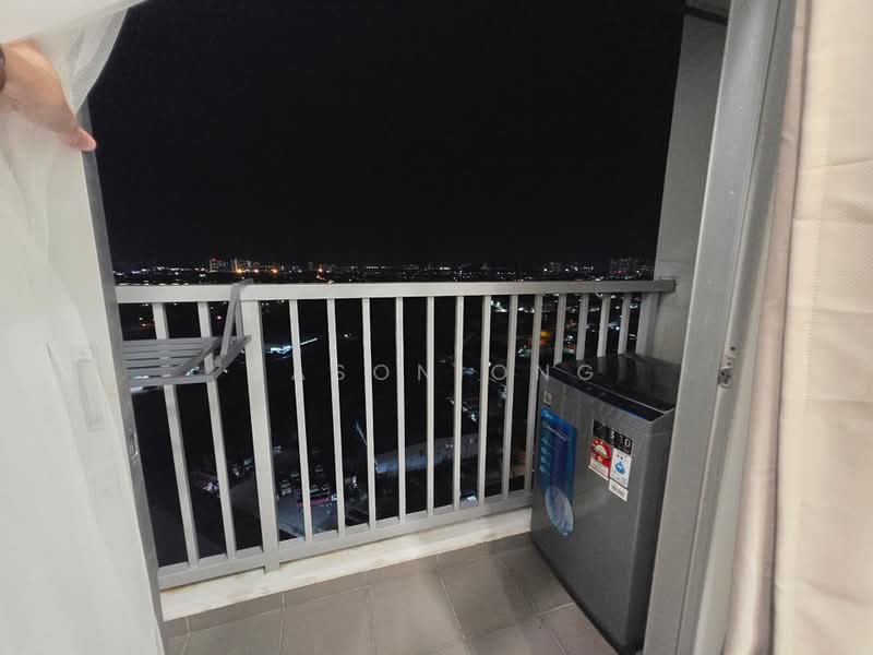 Kondominium untuk Disewa di The Edge Residence - Jason Ong - Balcony - PropertyGuru.com.my