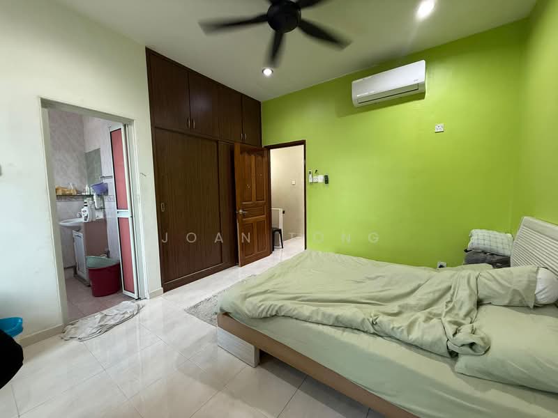 Rumah Teres 2 Tingkat untuk Dijual di Taman Setia Indah (Tebrau) - Joan Tong - Bedroom - PropertyGuru.com.my