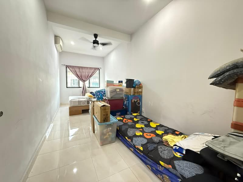 Rumah Teres 2 Tingkat untuk Dijual di Taman Setia Indah (Tebrau) - Joan Tong - Bedroom - PropertyGuru.com.my