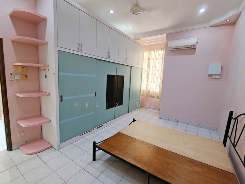 Rumah Teres 1 Tingkat untuk Dijual di Taman Pelangi Indah (Ulu Tiram) - Felix Teo - PropertyGuru.com.my
