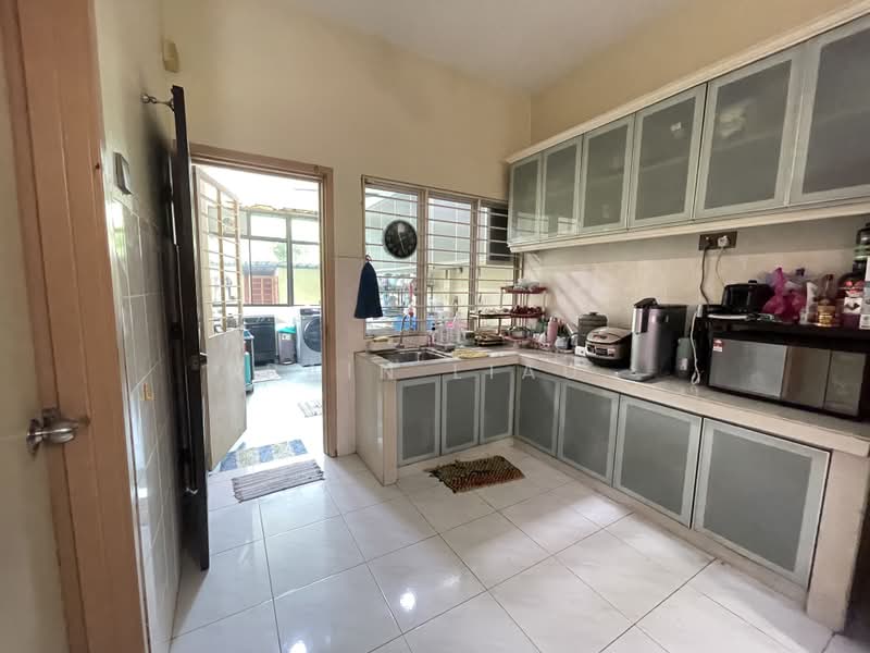 Semi-Detached House for Rent in Kota Kemuning (Shah Alam) - Rain Liau - Kitchen - PropertyGuru.com.my