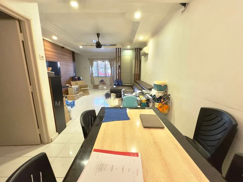 Rumah Teres 2 Tingkat untuk Dijual di Seri Kembangan (Selangor) - Ammeer Nadzrai - Living Room - PropertyGuru.com.my