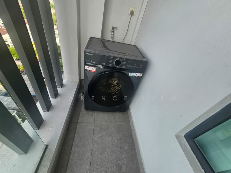 Servis Apartment untuk Disewa di The Glenz @ Glenmarie - LAWRENCE LIEW - Balcony - PropertyGuru.com.my