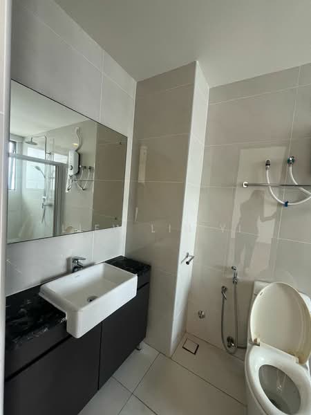 Condominium for Sale at Royal Strand @ Country Garden Danga Bay - Liew Lih Yi - Bathroom - PropertyGuru.com.my