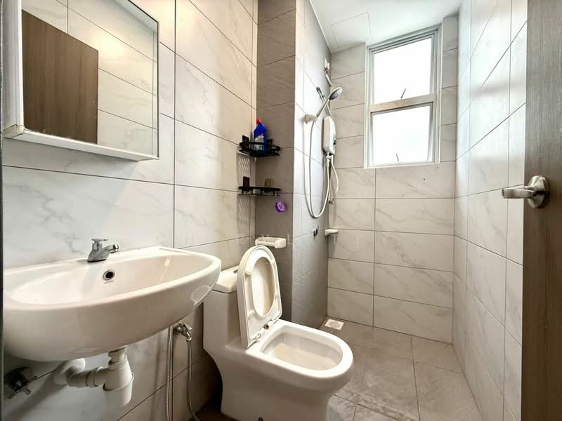 Servis Apartment untuk Dijual di Molek Regency - Cheryl Tey - Bathroom - PropertyGuru.com.my