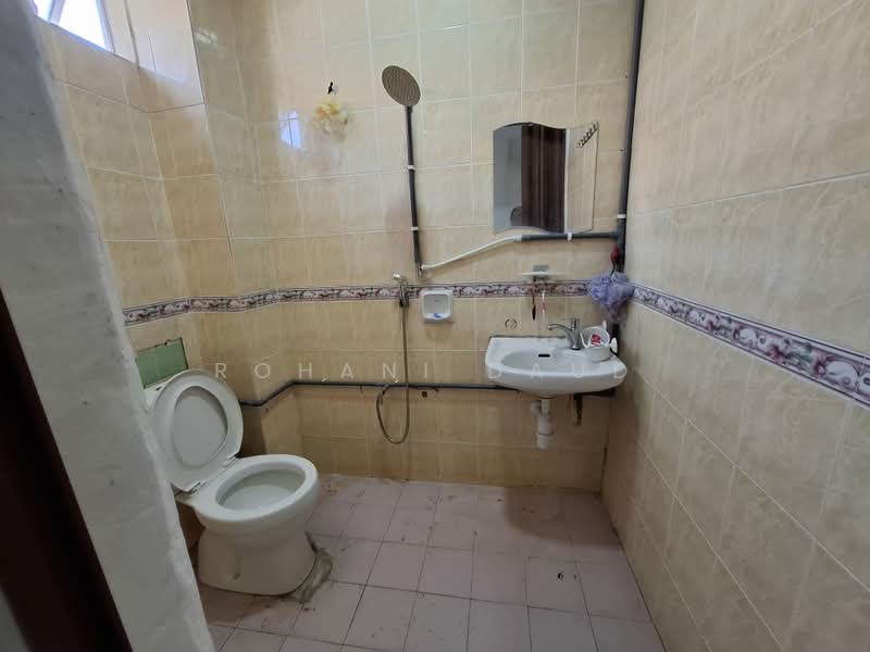 Shop / Office for Rent in Bandar Baru Selayang (Selayang) - Rohani Daud - Bathroom - PropertyGuru.com.my