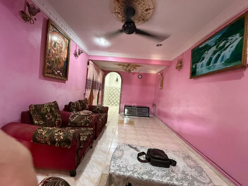 Rumah Teres untuk Dijual di Seri Kembangan (Selangor) - Yeong . - Living Room - PropertyGuru.com.my