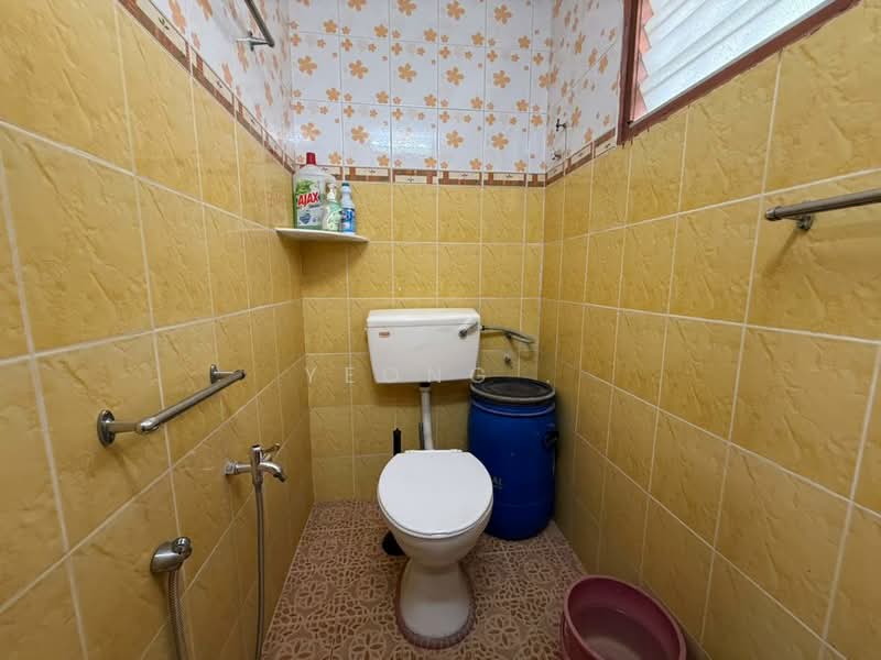 Rumah Teres untuk Dijual di Seri Kembangan (Selangor) - Yeong . - Bathroom - PropertyGuru.com.my