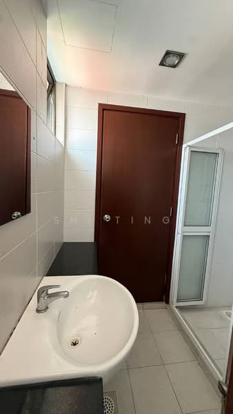 Pangsapuri untuk Dijual di Molek Pine 2 - Shi Ting - PropertyGuru.com.my