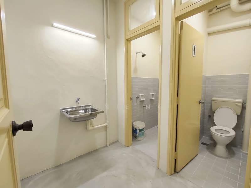 Shop / Office for Rent in Pusat Bandar Baru Rawang (Rawang) - Annie Ng - Bathroom - PropertyGuru.com.my
