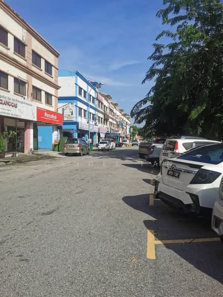 Shop for Rent in Taman Bayu Perdana (Klang) - Candee Tan - Exterior - PropertyGuru.com.my