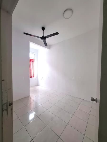 Rumah Teres untuk Dijual di Bandar Mahkota Banting (Tanjong Duabelas) - Izzati Mat - Interior - PropertyGuru.com.my