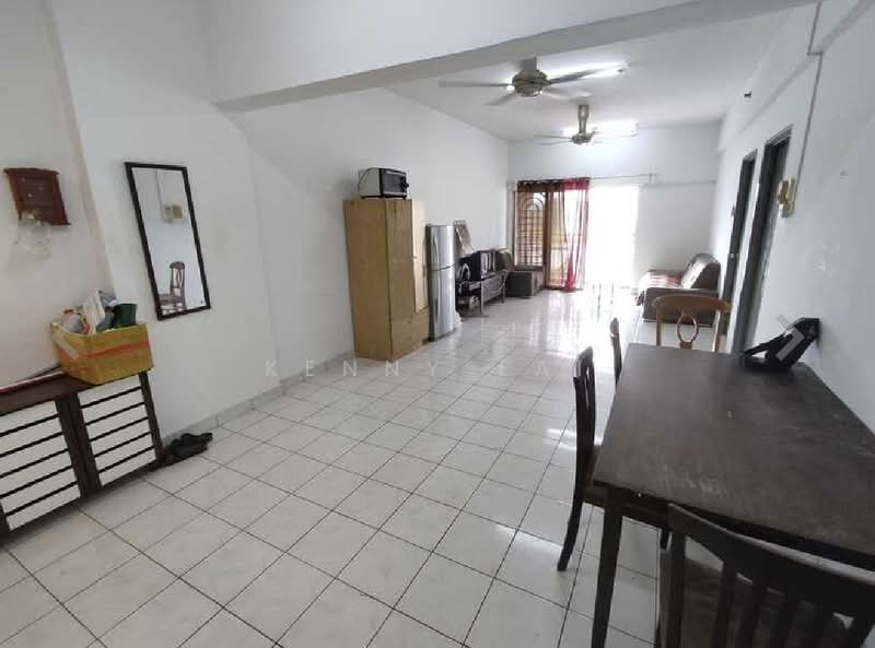 Servis Apartment untuk Disewa di South City (Perdana Selatan) Block A & B - Kenny Lai - Living Room - PropertyGuru.com.my