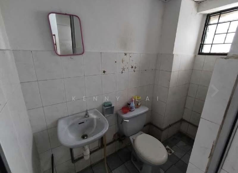 Servis Apartment untuk Disewa di South City (Perdana Selatan) Block A & B - Kenny Lai - Bathroom - PropertyGuru.com.my