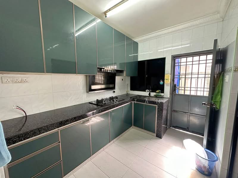 2-storey Terraced House for Rent in Taman Damai Jaya (Skudai) - Dylan Tan - Kitchen - PropertyGuru.com.my