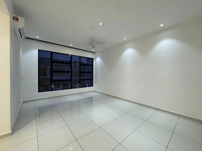 Rumah Teres untuk Disewa di Taman Desa Tebrau (Tebrau) - Alicia Voon - Living Room - PropertyGuru.com.my