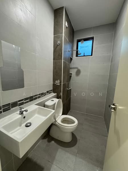 Rumah Teres untuk Disewa di Taman Desa Tebrau (Tebrau) - Alicia Voon - Bathroom - PropertyGuru.com.my
