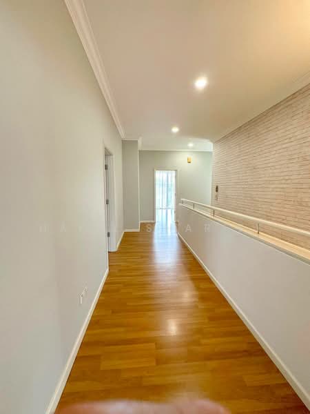 Rumah Bandar untuk Dijual di Petaling Jaya (Selangor) - Hafiz Shariff - Corridor - PropertyGuru.com.my