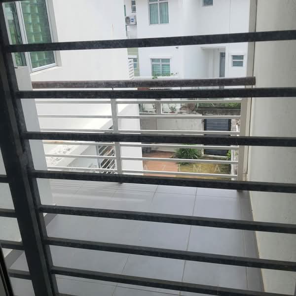 2-storey Terraced House for Rent in Kota Seriemas (Nilai) - Wan Azima - Balcony - PropertyGuru.com.my