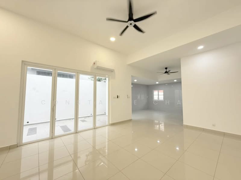 Rumah Berkembar untuk Dijual di Taman Ungku Tun Aminah (Skudai) - Constance Chan - Living Room - PropertyGuru.com.my