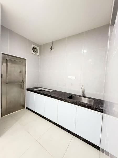 Rumah Berkembar untuk Dijual di Taman Ungku Tun Aminah (Skudai) - Constance Chan - Kitchen - PropertyGuru.com.my