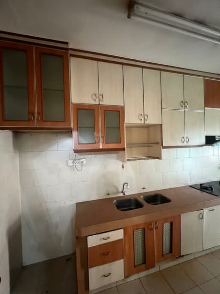 2-storey Terraced House for Sale in Taman Balakong Jaya (Balakong) - Leo Lim - Kitchen - PropertyGuru.com.my