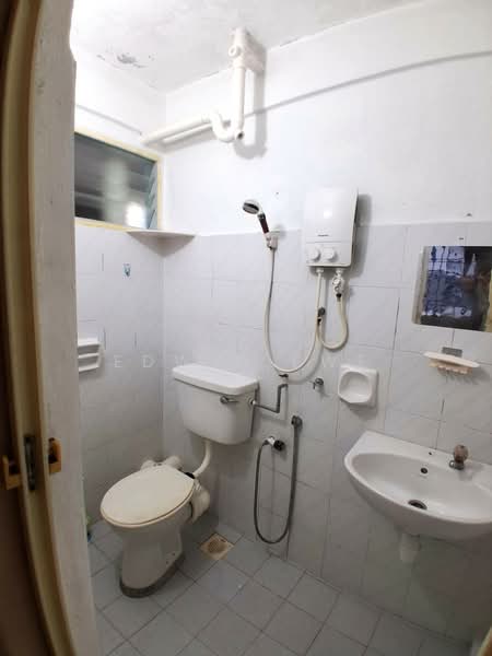 Apartment for Rent at Taman Pekaka Apartment - Edwin Ewe - Bathroom - PropertyGuru.com.my