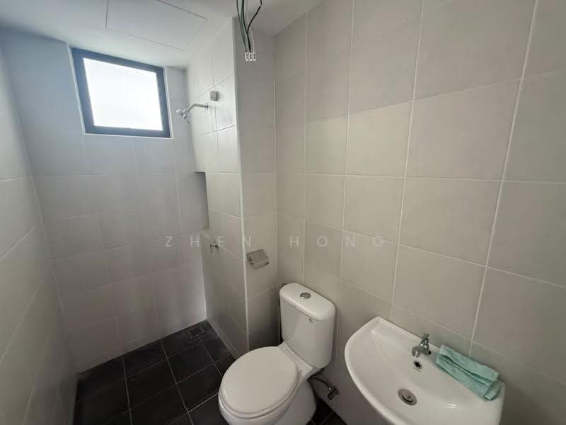 Rumah Bandar untuk Dijual di Bandar Cassia (Batu Kawan) - Zhen Hong - Bathroom - PropertyGuru.com.my