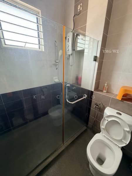 Rumah Teres 2 Tingkat untuk Dijual di Setia Indah 12 (Setia Alam) - KH Chong - Bathroom - PropertyGuru.com.my