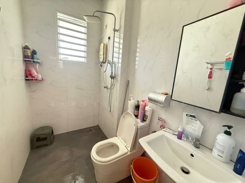 Rumah Teres 2 Tingkat untuk Dijual di Taman Sri Wan (Ipoh) - Ainsley Thong - Bathroom - PropertyGuru.com.my