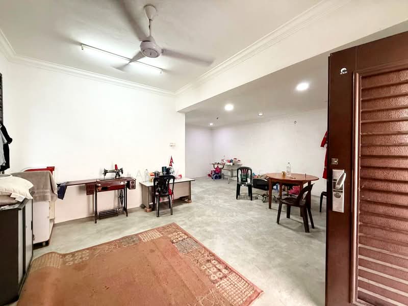 Rumah Teres 2 Tingkat untuk Dijual di Taman Megah Ria (Masai) - Calvin Lee - PropertyGuru.com.my