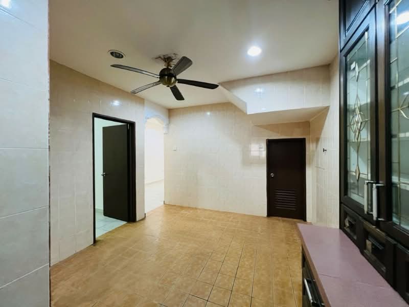 2-storey Terraced House for Sale in Taman Pinggiran Saujana (Kajang) - Teh . - Interior - PropertyGuru.com.my