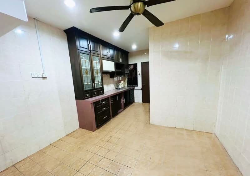 2-storey Terraced House for Sale in Taman Pinggiran Saujana (Kajang) - Teh . - Kitchen - PropertyGuru.com.my