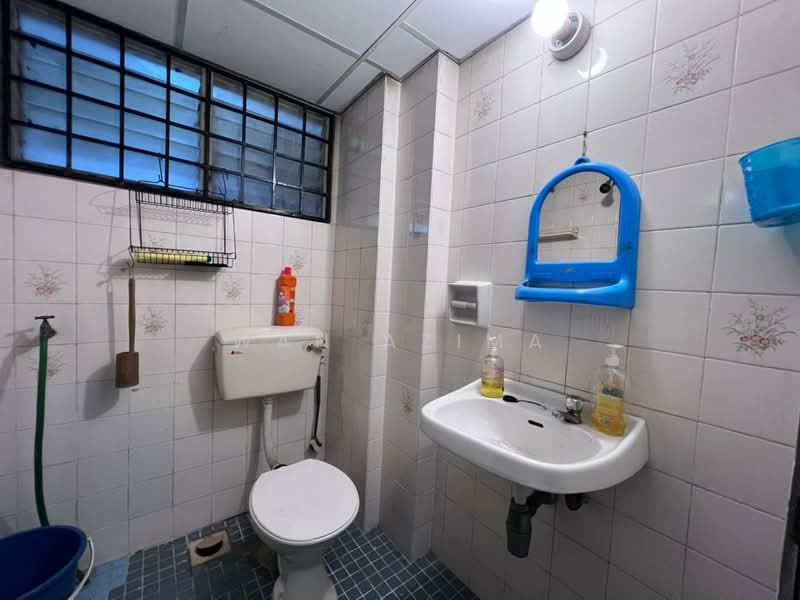 Pangsapuri untuk Disewa di 1A Pinang - Wan Azima - Bathroom - PropertyGuru.com.my