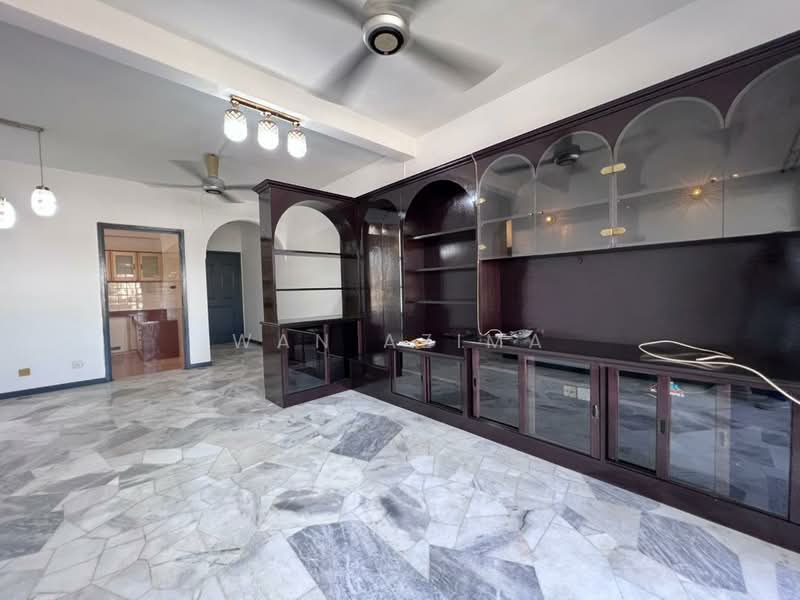 Pangsapuri untuk Disewa di 1A Pinang - Wan Azima - Living Room - PropertyGuru.com.my