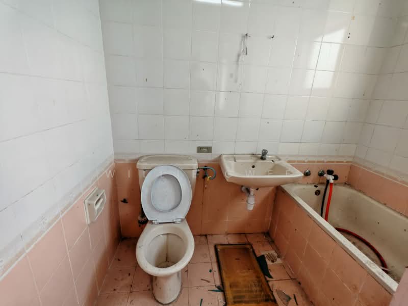 Pangsapuri untuk Dijual di Larkin Utama (Menara Metro Larkin) - Willie Gwee - Bathroom - PropertyGuru.com.my