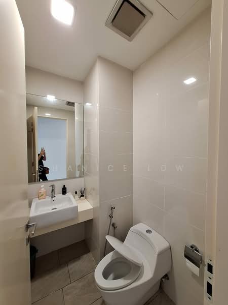 Kondominium untuk Dijual di Seri Puteri Hills Town Villa & Condominium - Shanice Low - Bathroom - PropertyGuru.com.my