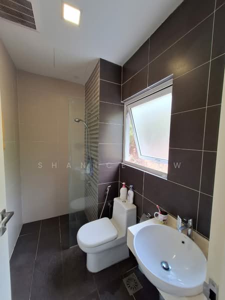 Kondominium untuk Dijual di Seri Puteri Hills Town Villa & Condominium - Shanice Low - Bathroom - PropertyGuru.com.my