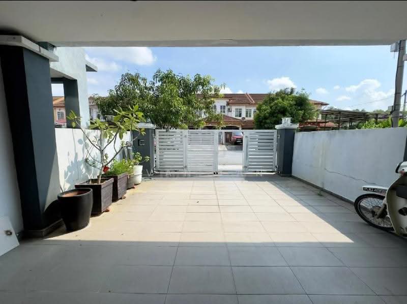 Rumah Teres 2-Tingkat untuk Dijual di Bandar Bukit Puchong 2 (Puchong) - Ivan Tan - Exterior - PropertyGuru.com.my